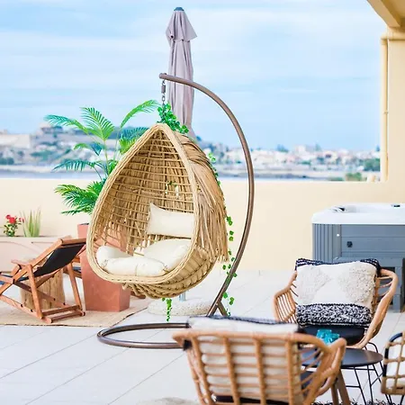 Thea - Rooftop Seaview Jacuzzi شقة *