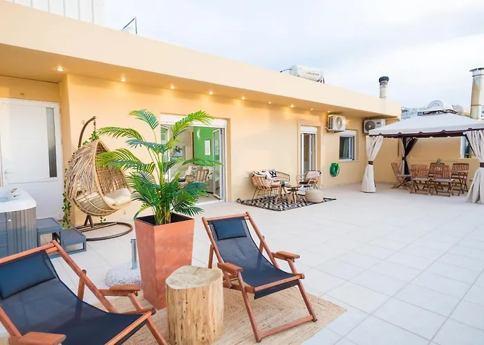 Thea - Rooftop Seaview Jacuzzi