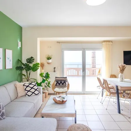 Thea - Rooftop Seaview Jacuzzi *