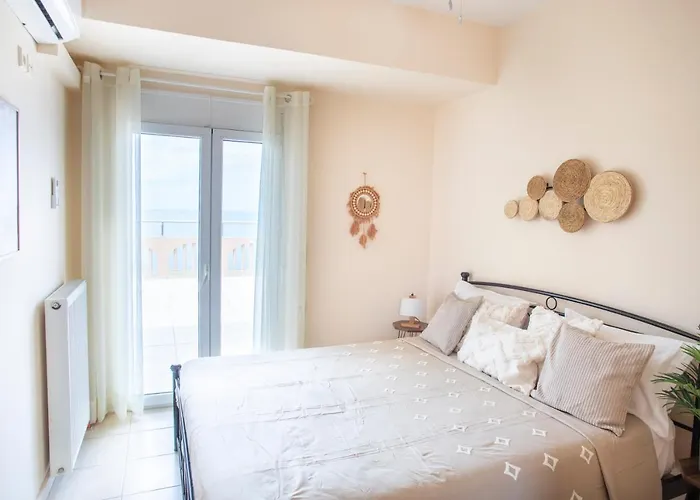 Thea - Rooftop Seaview Jacuzzi *