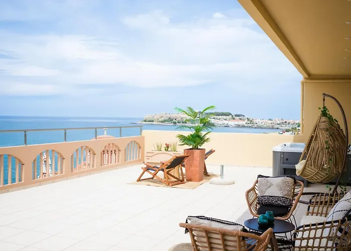 Thea - Rooftop Seaview Jacuzzi Apartament *