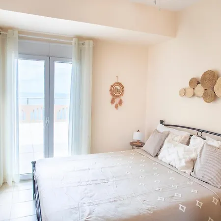 Thea - Rooftop Seaview Jacuzzi *