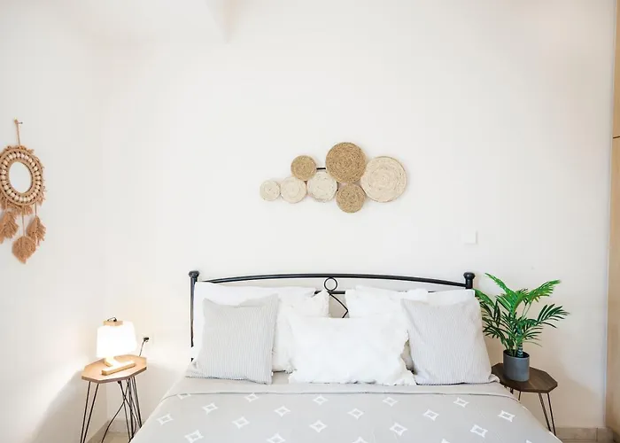 Thea - Rooftop Seaview Jacuzzi *